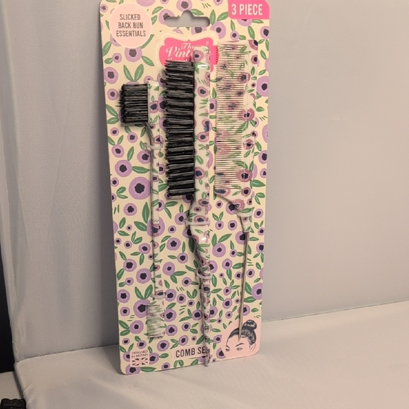 The Vintage Cosmetics Company Other - The Vintage Cosmetic Company 3 Piece Comb Set Purple Floral